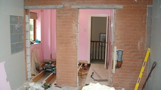 Garáž spojená s domem může výrazně rozšířit obytné prostory